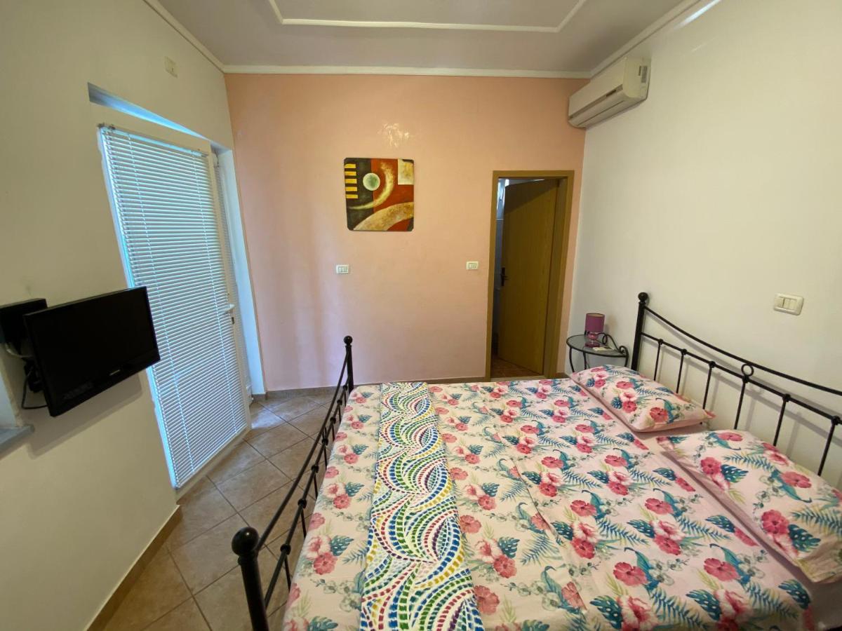 Apartments Tajana Novigrad  Екстер'єр фото